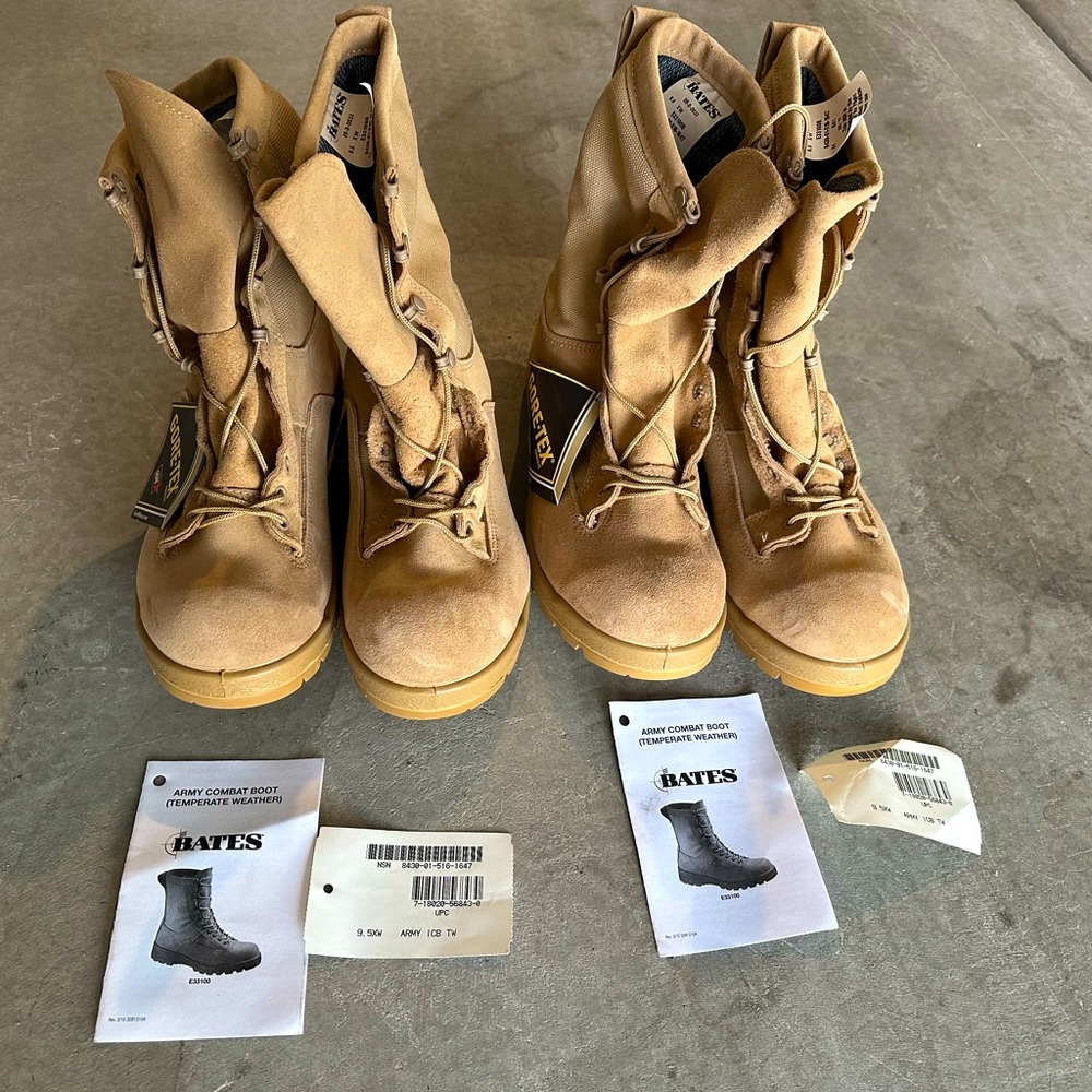 Bates Army Issued Temperate Weather Gore-Tex Combat Boots 2 pairs 
Size: 9.5W